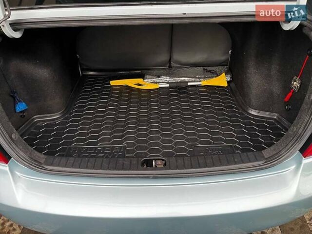 Синий Хендай Акцент, объемом двигателя 1.5 л и пробегом 304 тыс. км за 3650 $, фото 3 на Automoto.ua