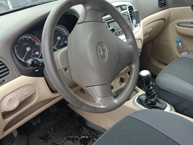 Синий Хендай Акцент, объемом двигателя 0 л и пробегом 130 тыс. км за 5100 $, фото 3 на Automoto.ua