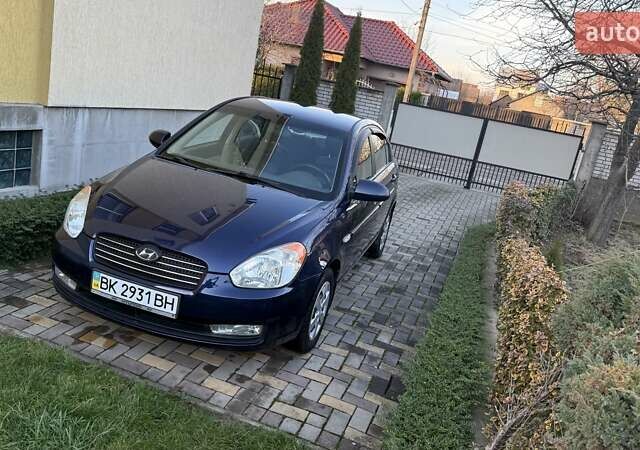 Синий Хендай Акцент, объемом двигателя 1.4 л и пробегом 130 тыс. км за 5000 $, фото 3 на Automoto.ua