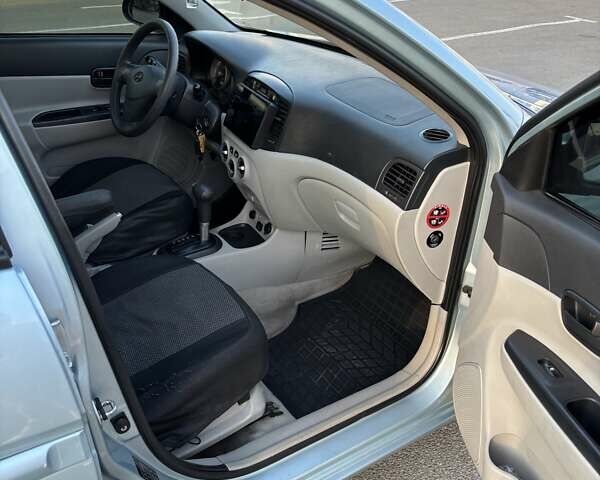 Синий Хендай Акцент, объемом двигателя 1.4 л и пробегом 186 тыс. км за 5000 $, фото 18 на Automoto.ua