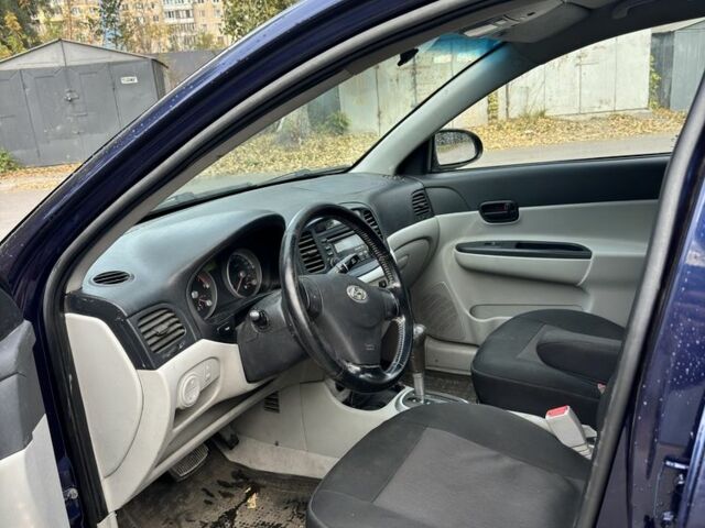 Синій Хендай Акцент, об'ємом двигуна 1.6 л та пробігом 159 тис. км за 4500 $, фото 5 на Automoto.ua