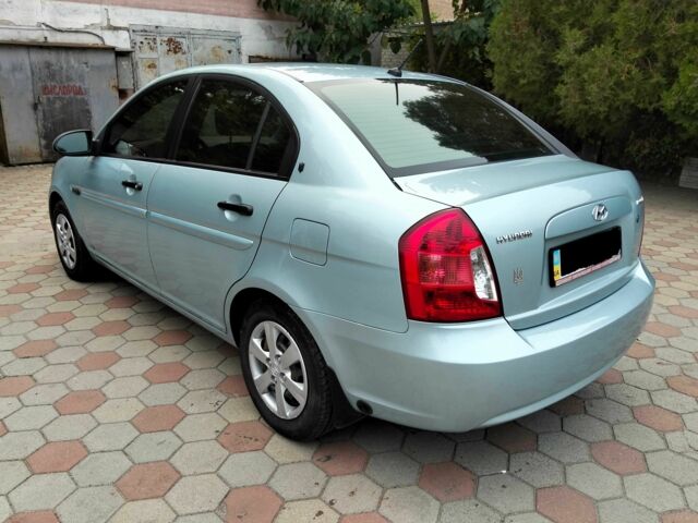 Синий Хендай Акцент, объемом двигателя 1.4 л и пробегом 102 тыс. км за 5200 $, фото 6 на Automoto.ua