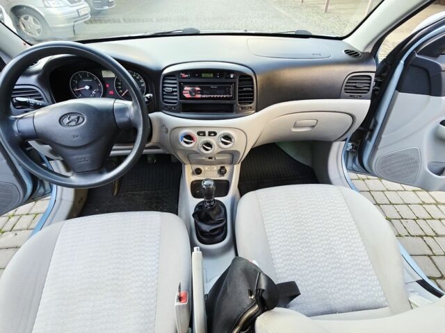 Синий Хендай Акцент, объемом двигателя 1.5 л и пробегом 185 тыс. км за 4650 $, фото 7 на Automoto.ua