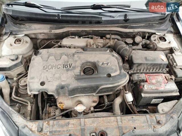 Синий Хендай Акцент, объемом двигателя 1.4 л и пробегом 257 тыс. км за 5000 $, фото 6 на Automoto.ua