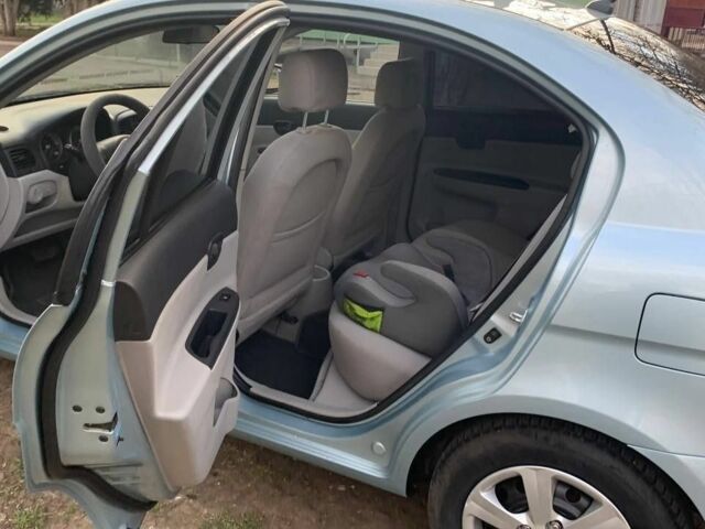 Синий Хендай Акцент, объемом двигателя 1.4 л и пробегом 195 тыс. км за 5100 $, фото 7 на Automoto.ua