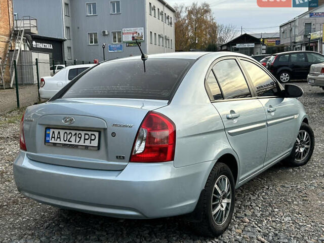 Синий Хендай Акцент, объемом двигателя 1.6 л и пробегом 240 тыс. км за 5250 $, фото 5 на Automoto.ua