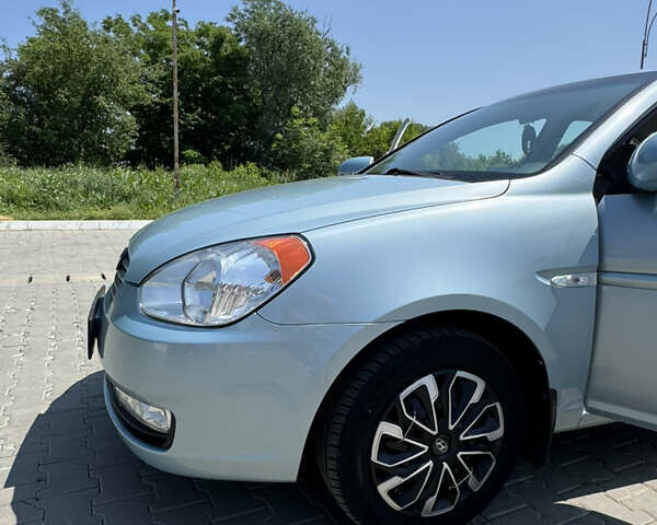 Синій Хендай Акцент, об'ємом двигуна 1.4 л та пробігом 94 тис. км за 5130 $, фото 5 на Automoto.ua