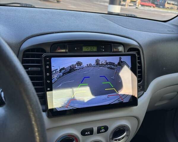 Синий Хендай Акцент, объемом двигателя 1.4 л и пробегом 186 тыс. км за 5000 $, фото 9 на Automoto.ua