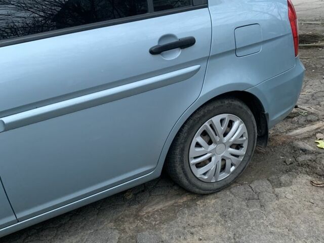 Синий Хендай Акцент, объемом двигателя 1.4 л и пробегом 187 тыс. км за 5700 $, фото 2 на Automoto.ua