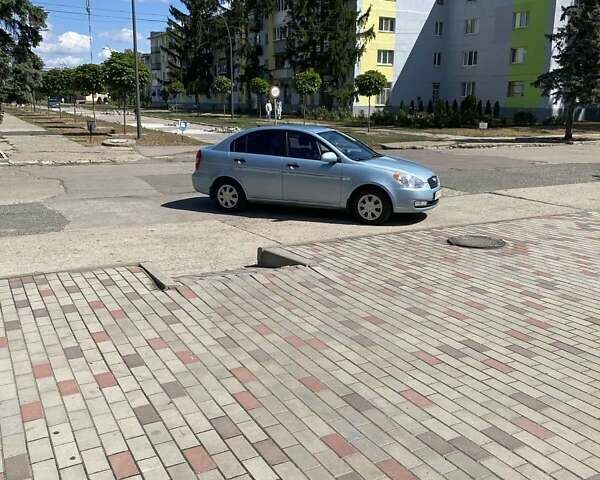 Синий Хендай Акцент, объемом двигателя 1.5 л и пробегом 225 тыс. км за 5500 $, фото 2 на Automoto.ua