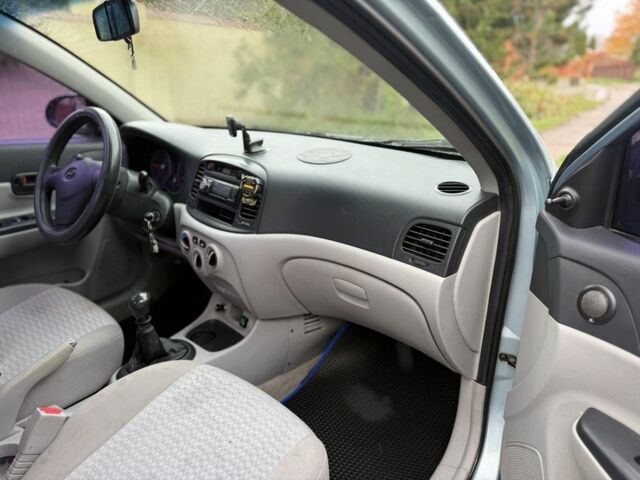 Синій Хендай Акцент, об'ємом двигуна 1.4 л та пробігом 227 тис. км за 3800 $, фото 11 на Automoto.ua