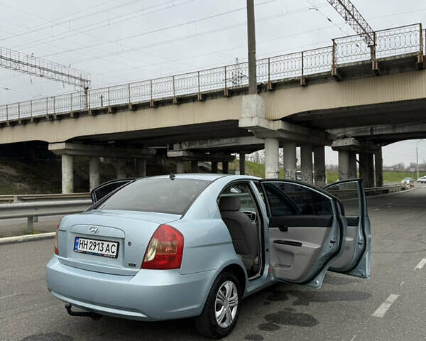 Синій Хендай Акцент, об'ємом двигуна 1.6 л та пробігом 182 тис. км за 4790 $, фото 34 на Automoto.ua
