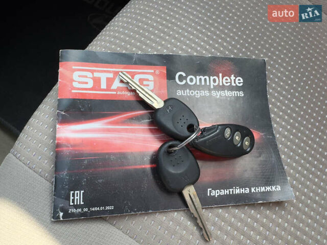 Синий Хендай Акцент, объемом двигателя 1.6 л и пробегом 335 тыс. км за 4000 $, фото 8 на Automoto.ua