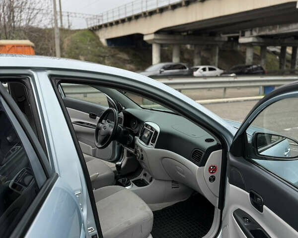 Синій Хендай Акцент, об'ємом двигуна 1.6 л та пробігом 182 тис. км за 4790 $, фото 40 на Automoto.ua