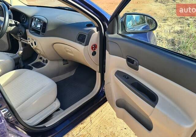 Синій Хендай Акцент, об'ємом двигуна 1.4 л та пробігом 269 тис. км за 4500 $, фото 13 на Automoto.ua