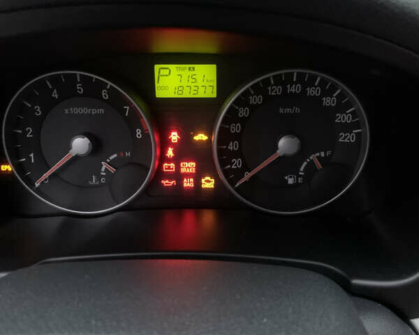 Синий Хендай Акцент, объемом двигателя 1.4 л и пробегом 187 тыс. км за 5700 $, фото 8 на Automoto.ua