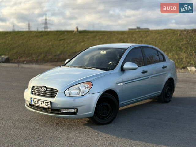 Синий Хендай Акцент, объемом двигателя 1.4 л и пробегом 315 тыс. км за 3599 $, фото 3 на Automoto.ua