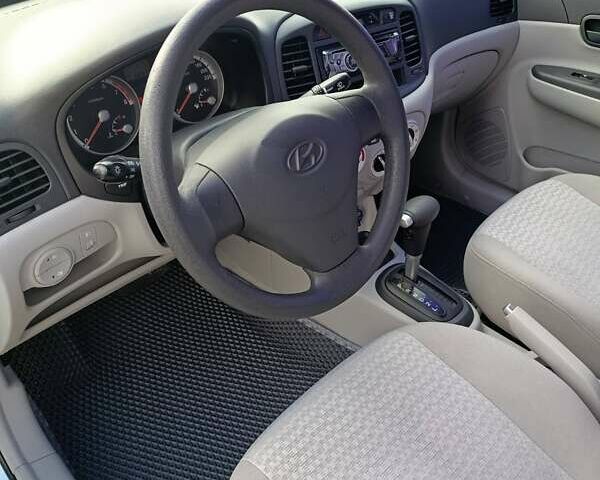 Синій Хендай Акцент, об'ємом двигуна 1.4 л та пробігом 80 тис. км за 7500 $, фото 6 на Automoto.ua
