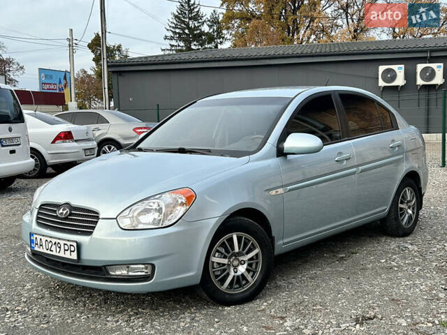 Синий Хендай Акцент, объемом двигателя 1.6 л и пробегом 240 тыс. км за 5250 $, фото 2 на Automoto.ua