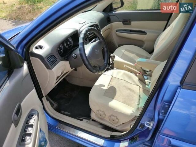 Синій Хендай Акцент, об'ємом двигуна 1.5 л та пробігом 260 тис. км за 4600 $, фото 1 на Automoto.ua