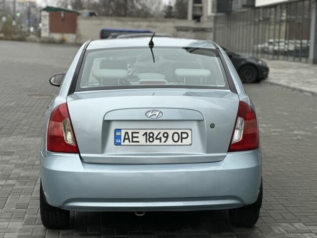 Синий Хендай Акцент, объемом двигателя 1.4 л и пробегом 245 тыс. км за 3900 $, фото 3 на Automoto.ua