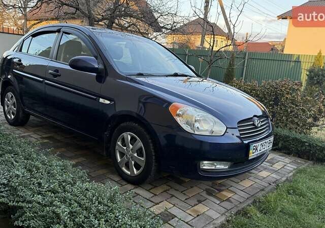 Синий Хендай Акцент, объемом двигателя 1.4 л и пробегом 130 тыс. км за 5000 $, фото 1 на Automoto.ua