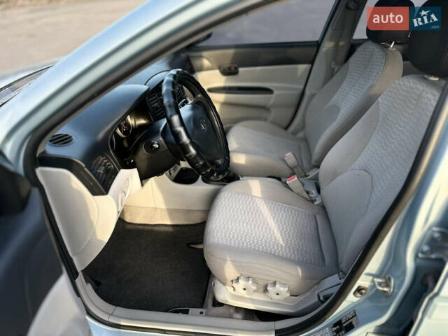 Синий Хендай Акцент, объемом двигателя 1.4 л и пробегом 315 тыс. км за 3599 $, фото 8 на Automoto.ua