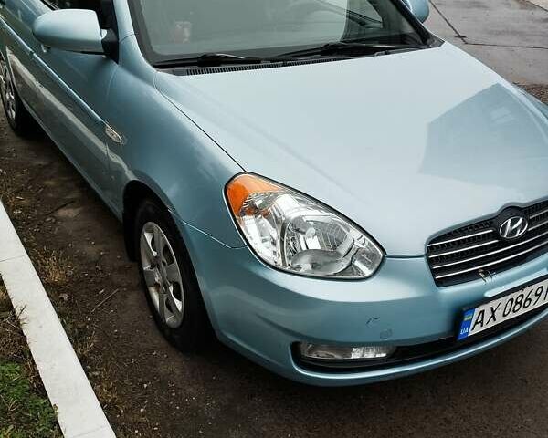 Синий Хендай Акцент, объемом двигателя 1.4 л и пробегом 257 тыс. км за 5000 $, фото 4 на Automoto.ua