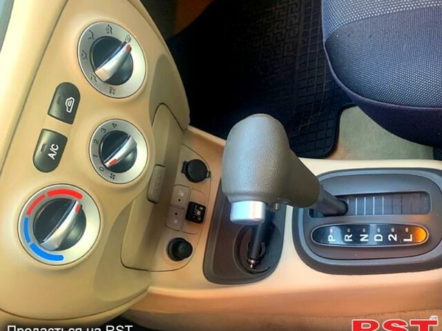 Синий Хендай Акцент, объемом двигателя 1.4 л и пробегом 257 тыс. км за 5400 $, фото 4 на Automoto.ua