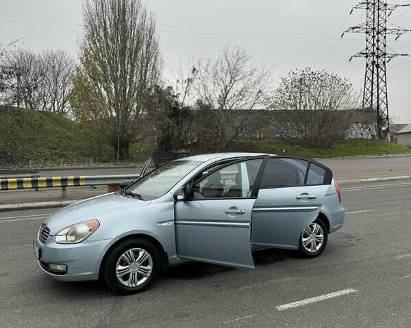 Синій Хендай Акцент, об'ємом двигуна 1.6 л та пробігом 182 тис. км за 4790 $, фото 29 на Automoto.ua