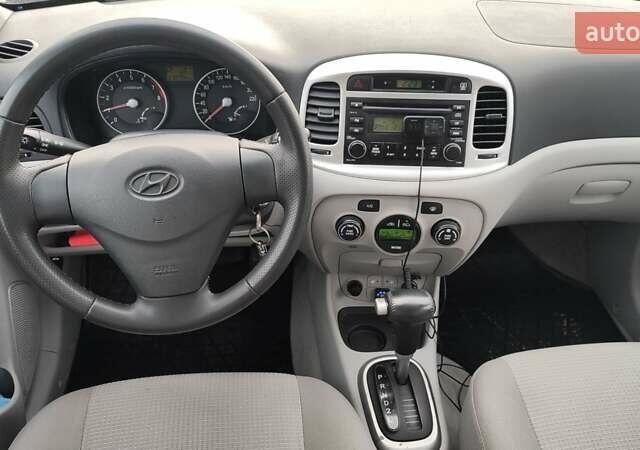 Синий Хендай Акцент, объемом двигателя 1.6 л и пробегом 171 тыс. км за 6450 $, фото 7 на Automoto.ua