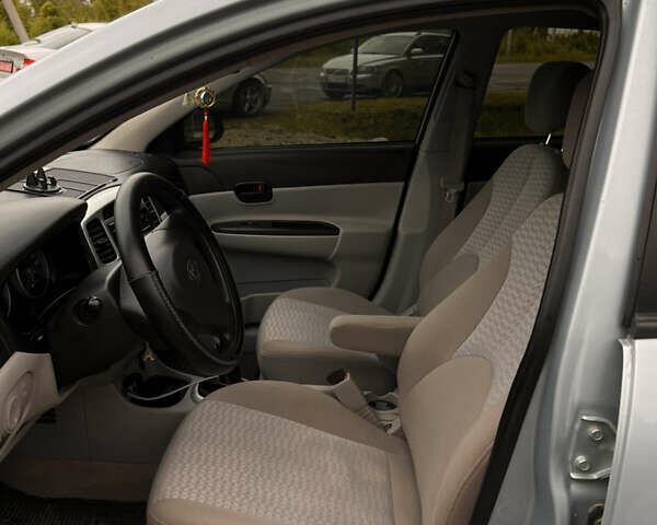 Синий Хендай Акцент, объемом двигателя 1.4 л и пробегом 183 тыс. км за 4850 $, фото 13 на Automoto.ua