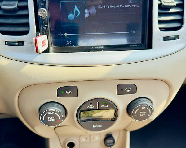 Синий Хендай Акцент, объемом двигателя 1.6 л и пробегом 335 тыс. км за 4000 $, фото 11 на Automoto.ua