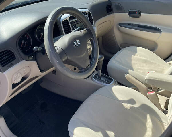 Синій Хендай Акцент, об'ємом двигуна 1.6 л та пробігом 196 тис. км за 5100 $, фото 11 на Automoto.ua