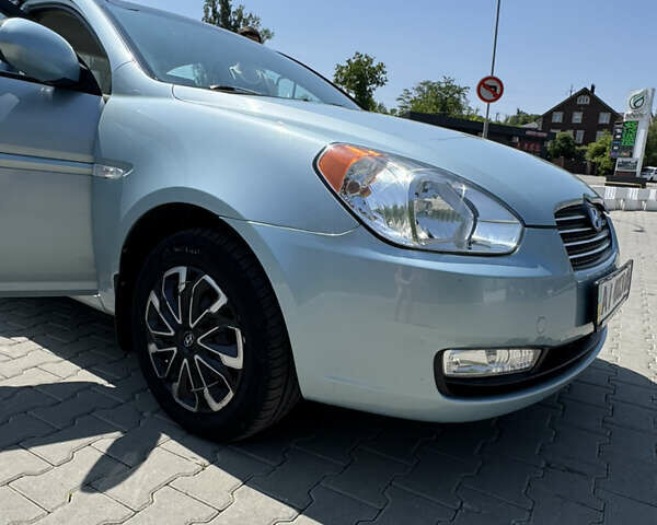 Синій Хендай Акцент, об'ємом двигуна 1.4 л та пробігом 94 тис. км за 5130 $, фото 4 на Automoto.ua