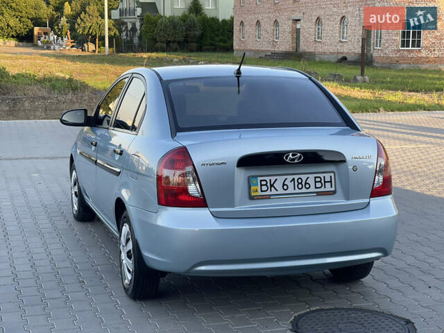 Синий Хендай Акцент, объемом двигателя 1.4 л и пробегом 230 тыс. км за 4350 $, фото 8 на Automoto.ua