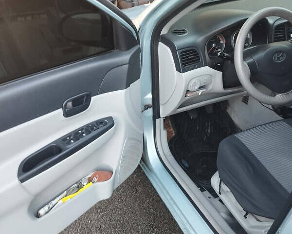 Синий Хендай Акцент, объемом двигателя 1.5 л и пробегом 254 тыс. км за 5200 $, фото 7 на Automoto.ua