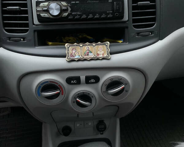 Синий Хендай Акцент, объемом двигателя 1.4 л и пробегом 187 тыс. км за 5700 $, фото 6 на Automoto.ua