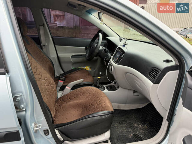 Синий Хендай Акцент, объемом двигателя 1.4 л и пробегом 82 тыс. км за 5500 $, фото 10 на Automoto.ua