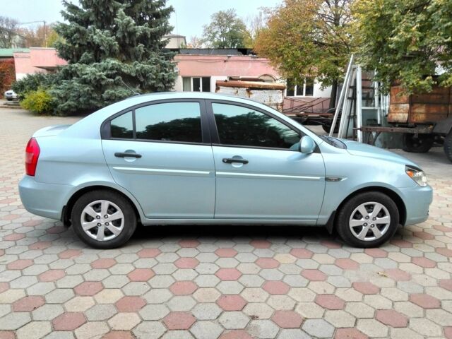 Синий Хендай Акцент, объемом двигателя 1.4 л и пробегом 102 тыс. км за 5200 $, фото 3 на Automoto.ua
