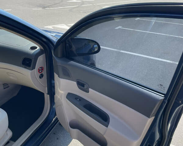 Синій Хендай Акцент, об'ємом двигуна 1.6 л та пробігом 196 тис. км за 5100 $, фото 6 на Automoto.ua