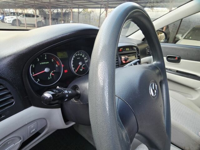 Синий Хендай Акцент, объемом двигателя 1.5 л и пробегом 185 тыс. км за 4650 $, фото 5 на Automoto.ua