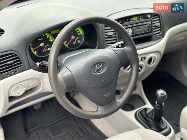 Синій Хендай Акцент, об'ємом двигуна 1.4 л та пробігом 102 тис. км за 4999 $, фото 9 на Automoto.ua