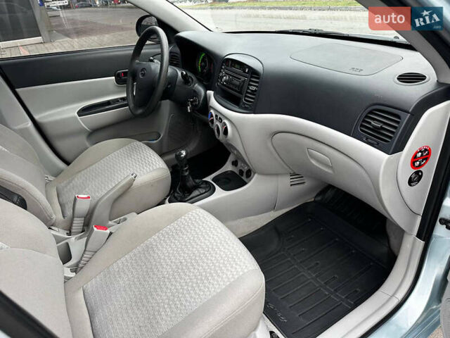 Синій Хендай Акцент, об'ємом двигуна 1.4 л та пробігом 102 тис. км за 4999 $, фото 17 на Automoto.ua