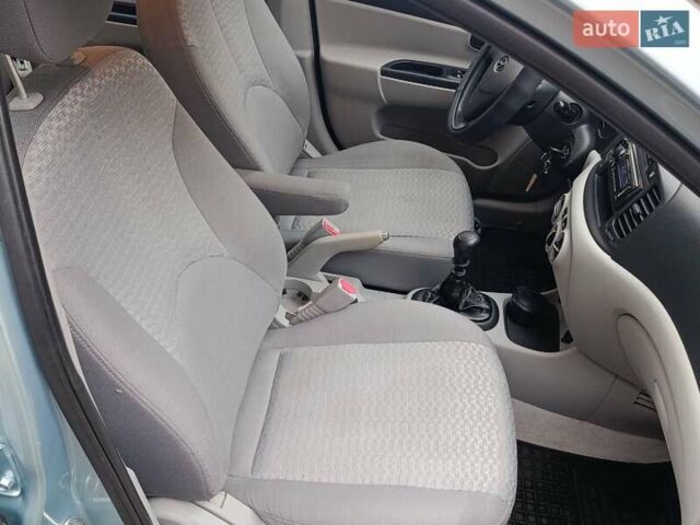 Синий Хендай Акцент, объемом двигателя 1.4 л и пробегом 100 тыс. км за 5200 $, фото 10 на Automoto.ua