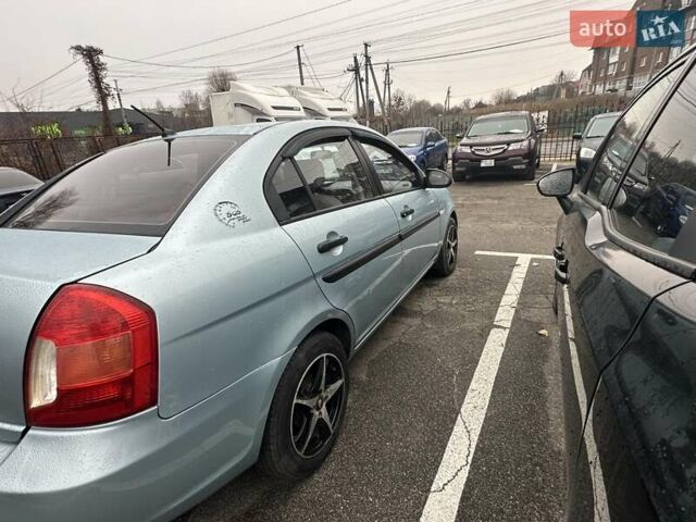 Синий Хендай Акцент, объемом двигателя 1.4 л и пробегом 220 тыс. км за 5200 $, фото 2 на Automoto.ua