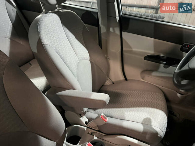 Синий Хендай Акцент, объемом двигателя 1.4 л и пробегом 167 тыс. км за 5400 $, фото 9 на Automoto.ua