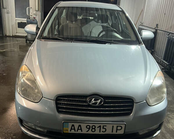 Синий Хендай Акцент, объемом двигателя 1.4 л и пробегом 167 тыс. км за 5400 $, фото 3 на Automoto.ua