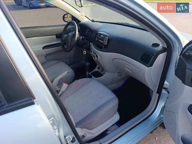 Синій Хендай Акцент, об'ємом двигуна 1.4 л та пробігом 215 тис. км за 4700 $, фото 5 на Automoto.ua