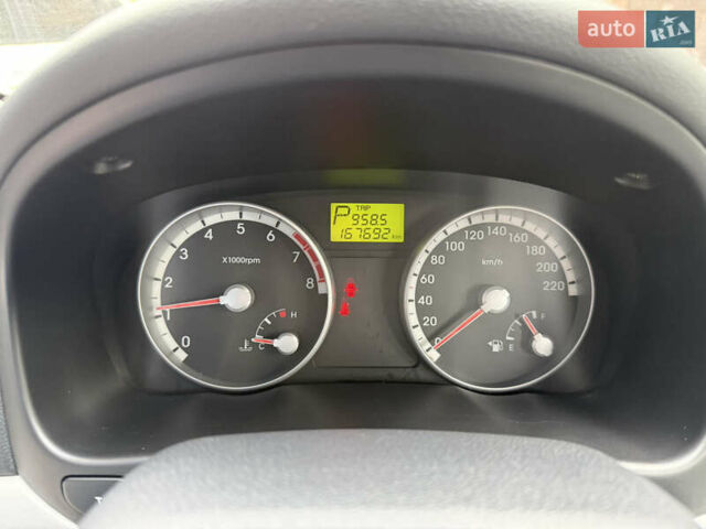 Хендай Акцент 2009 в Киеве на Automoto.ua Синий Хендай Акцент, объемом двигателя 1.4 л и пробегом 167 тыс. км за 5400 $, фото 12 на Automoto.ua